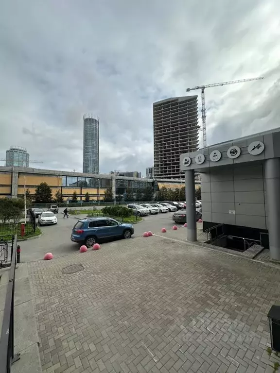Офис в Свердловская область, Екатеринбург ул. Маршала Жукова, 13 (693 ... - Фото 1