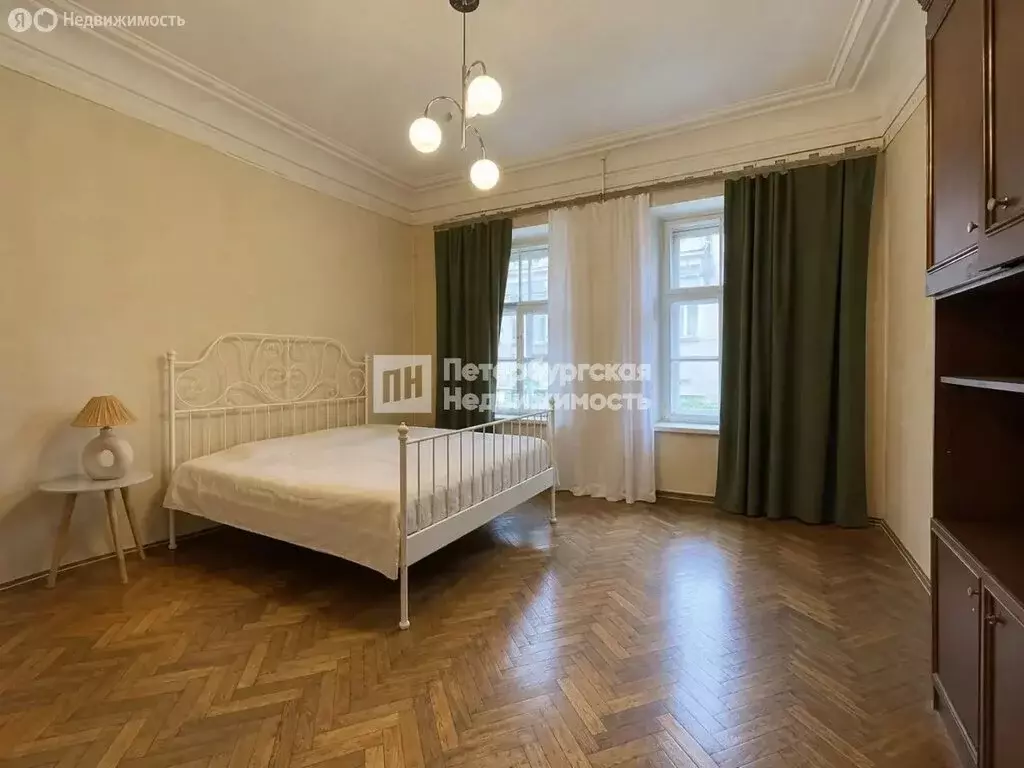 4-комнатная квартира: Санкт-Петербург, 8-я линия Васильевского ... - Фото 2