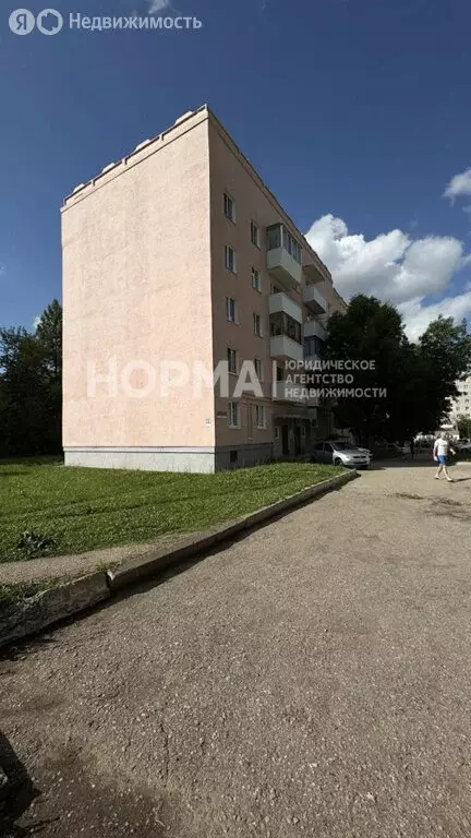 3-комнатная квартира: Октябрьский, 35-й микрорайон, 31 (64 м) - Фото 0