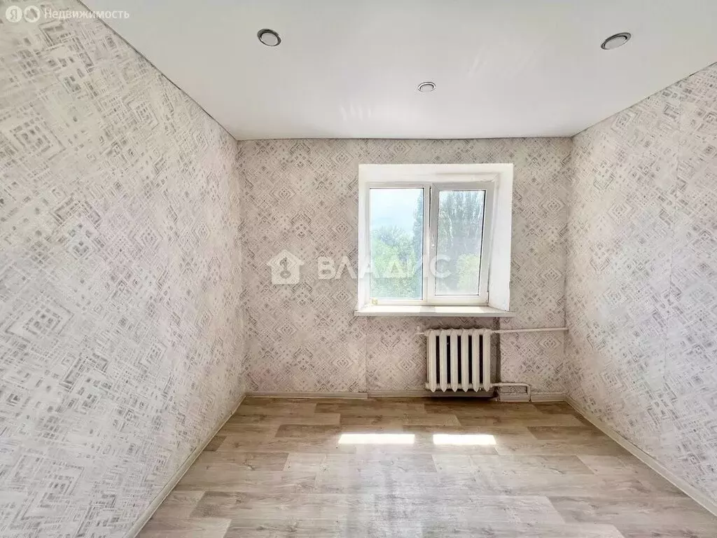 1-комнатная квартира: Балаково, улица Комарова, 132 (15 м) - Фото 0