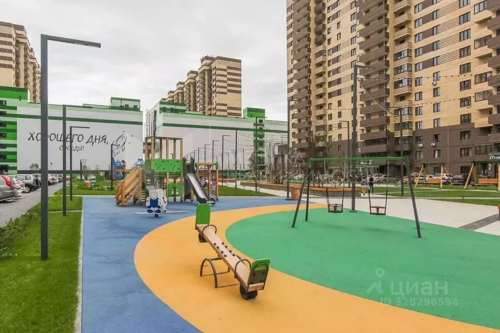 3-к кв. Тюменская область, Тюмень ул. Тимофея Чаркова, 81 (72.3 м) - Фото 2