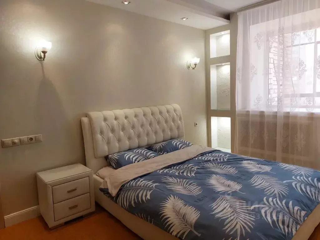 2-к кв. Татарстан, Казань ул. Гарифа Ахунова, 10 (77.0 м) - Фото 0