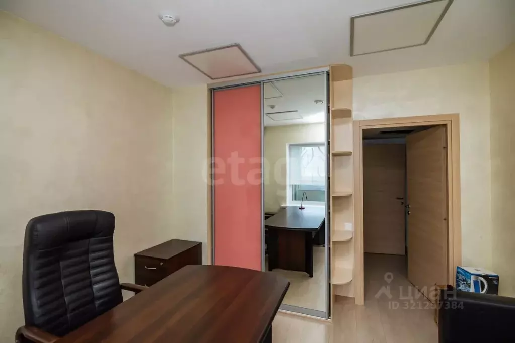 Офис в Ханты-Мансийский АО, Сургут ул. 30 лет Победы, 44/1 (90 м) - Фото 1