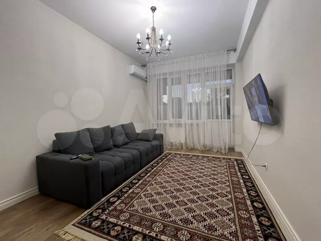 1-к. квартира, 52 м, 2/9 эт. - Фото 0