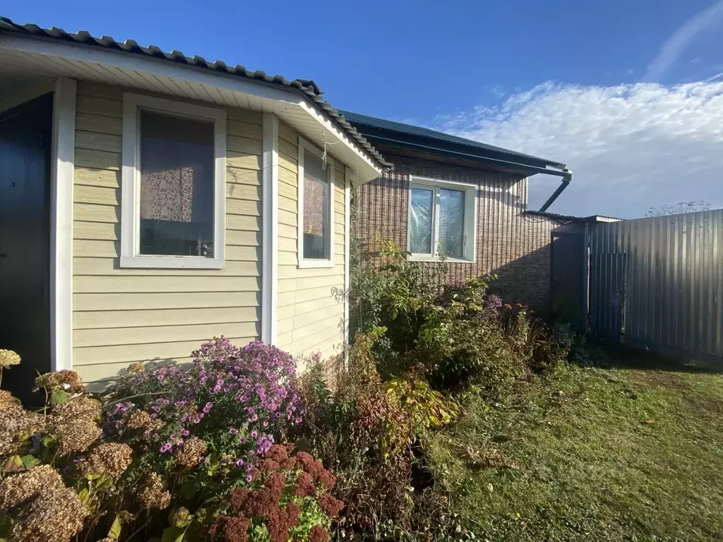 Дом в Рязанская область, Захаровский муниципальный округ, с. Лялино ... - Фото 1