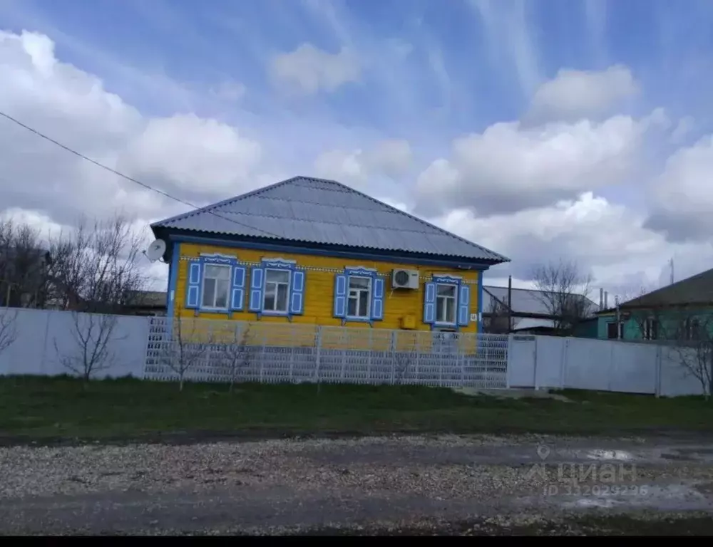 Дом в Волгоградская область, Фролово ул. Островского, 54 (65 м) - Фото 1