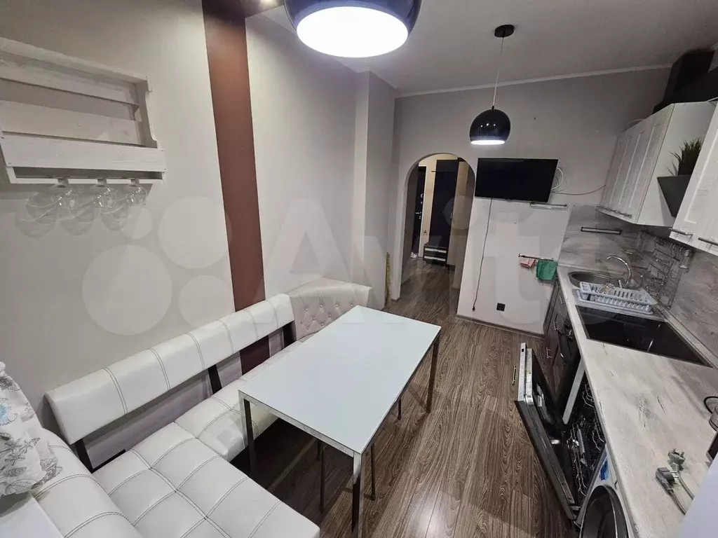 1-к. квартира, 40 м, 1/3 эт. - Фото 1
