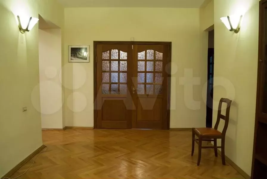 3-к. квартира, 100 м, 2/5 эт. - Фото 1