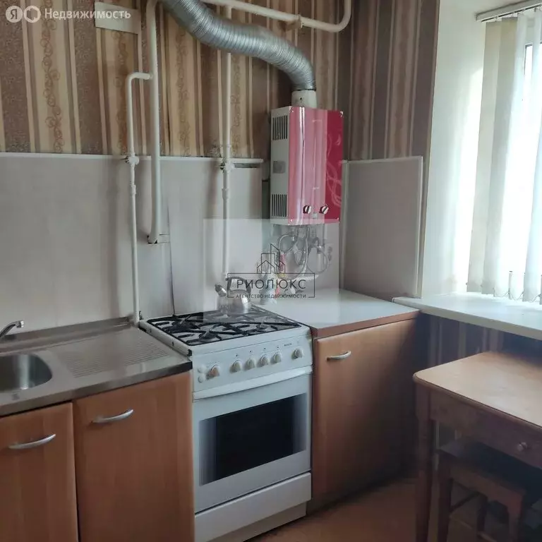 3-комнатная квартира: Магнитогорск, улица Панькова, 2 (57.2 м) - Фото 1