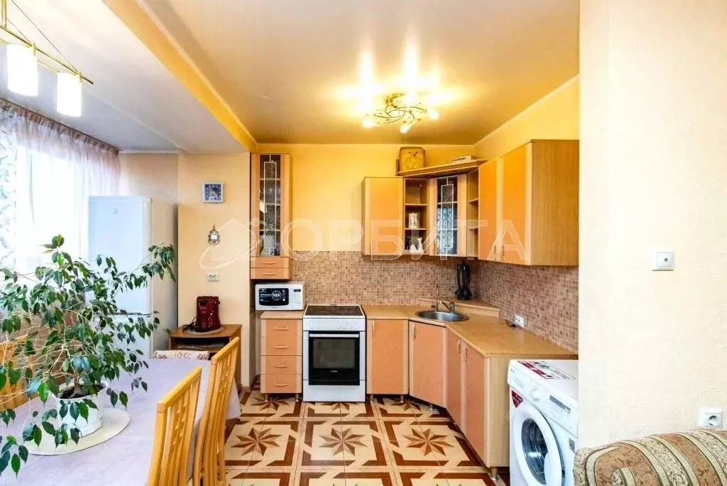 2-к кв. Тюменская область, Тюмень ул. Грибоедова, 13к3 (85.8 м) - Фото 2