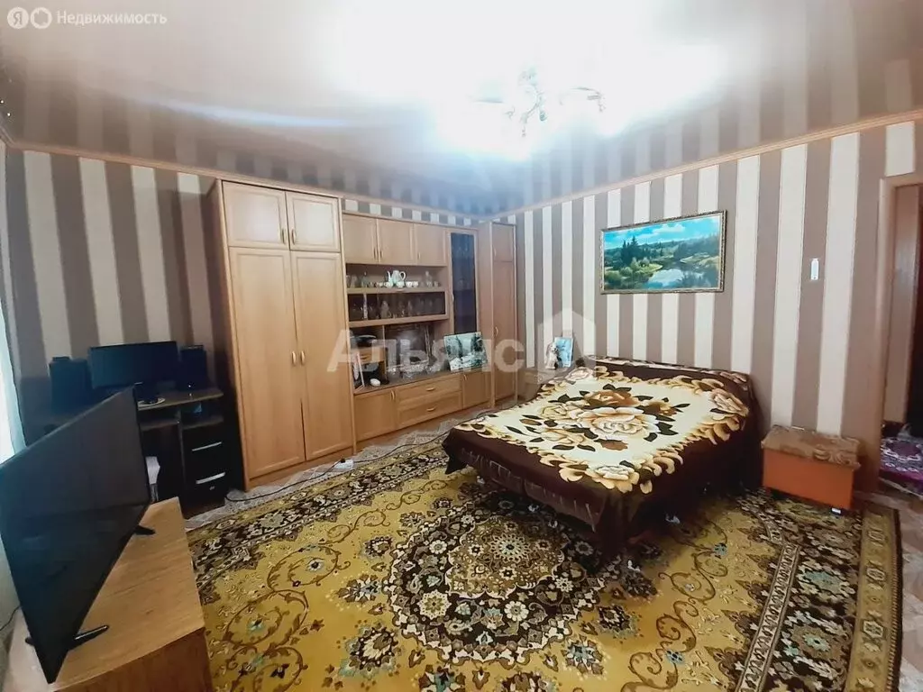 1-комнатная квартира: Шахты, Красинская улица, 56Б (37.5 м) - Фото 1