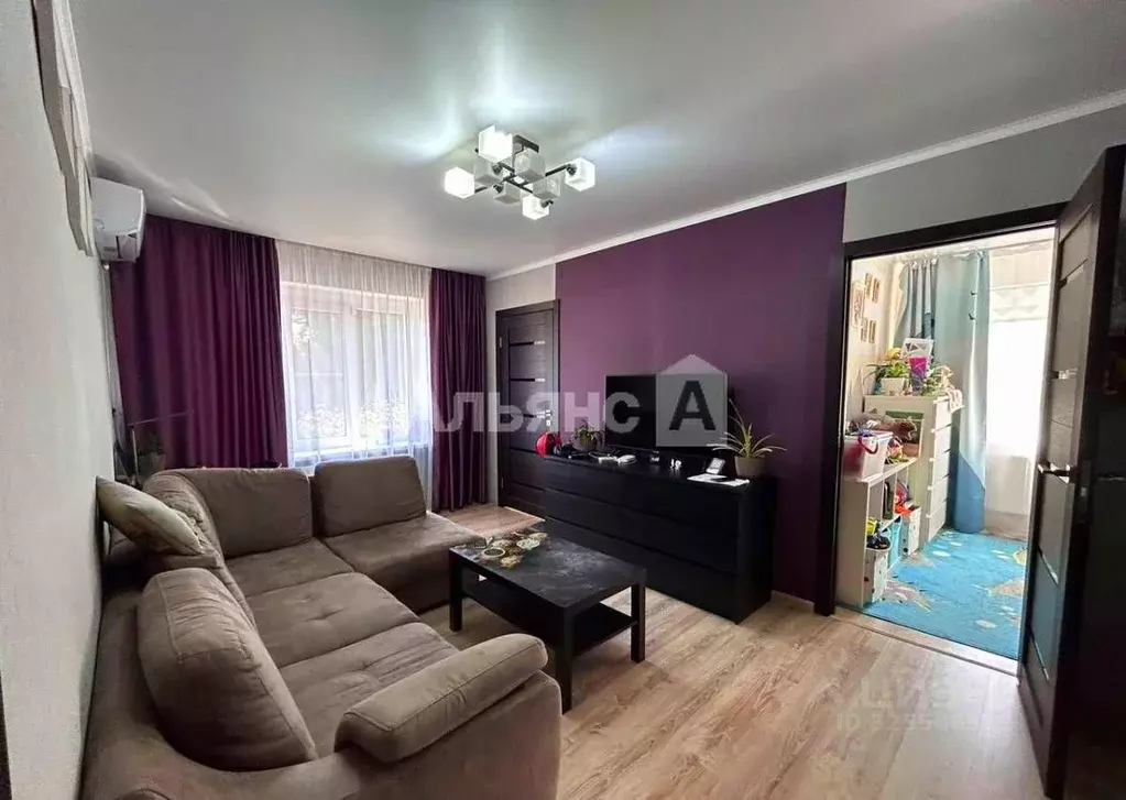 3-к кв. Краснодарский край, Усть-Лабинск ул. Преподобного Сергия ... - Фото 1