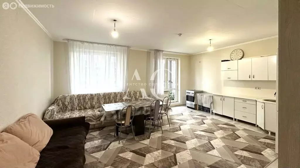 2-комнатная квартира: Казань, улица Родины, 24Г (80.4 м) - Фото 1