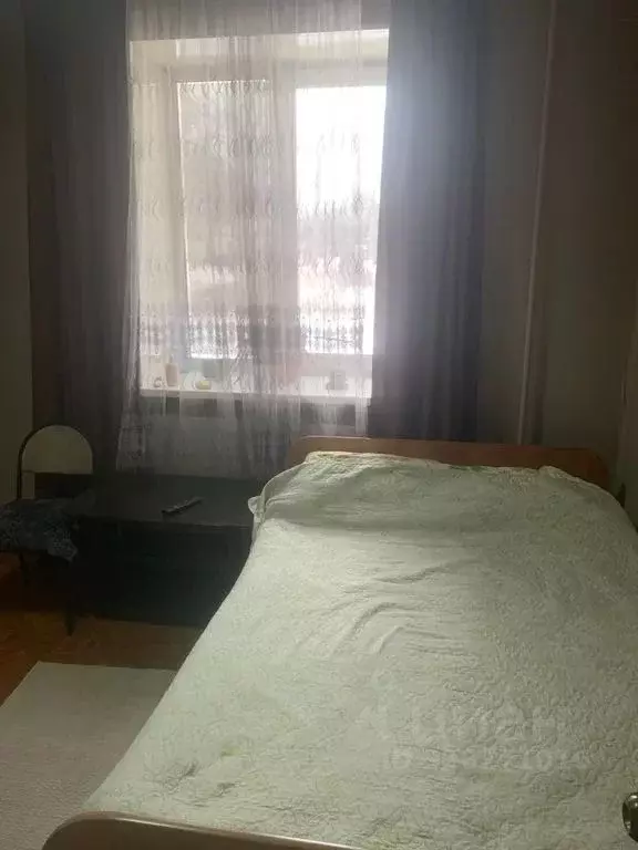 Комната Кемеровская область, Новокузнецк ул. Доз, 20 - Фото 1