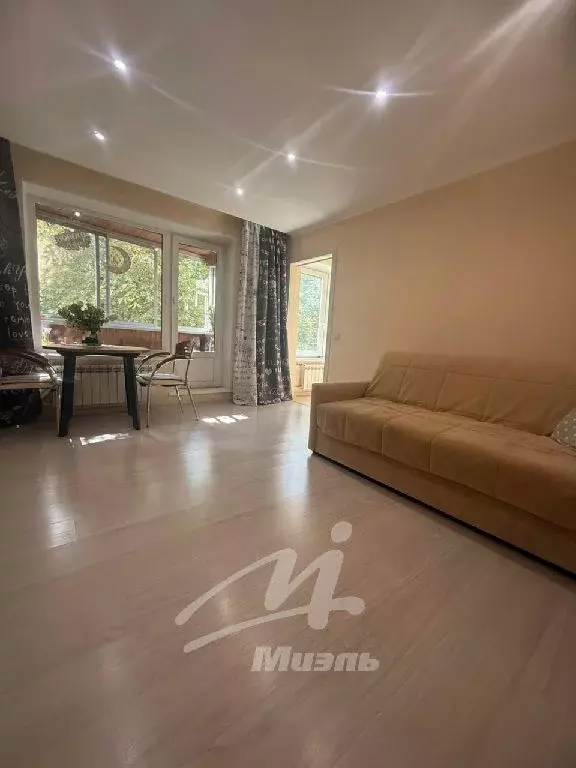 Продается 1-комнатная квартира - Фото 1