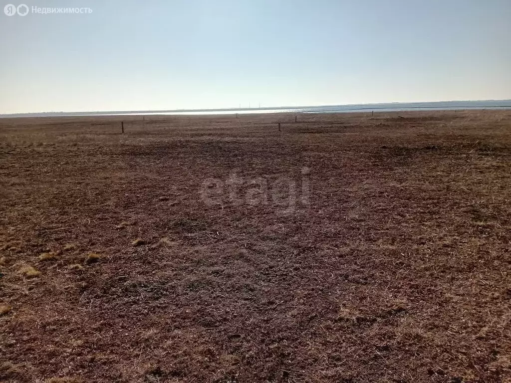 Участок в Черноморский район, Медведевское сельское поселение, село ... - Фото 1