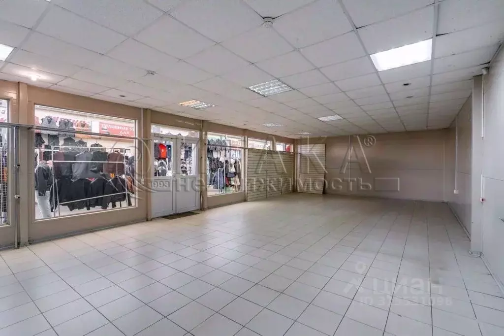 Торговая площадь в Санкт-Петербург ул. Маршала Казакова, 35 (70 м) - Фото 1