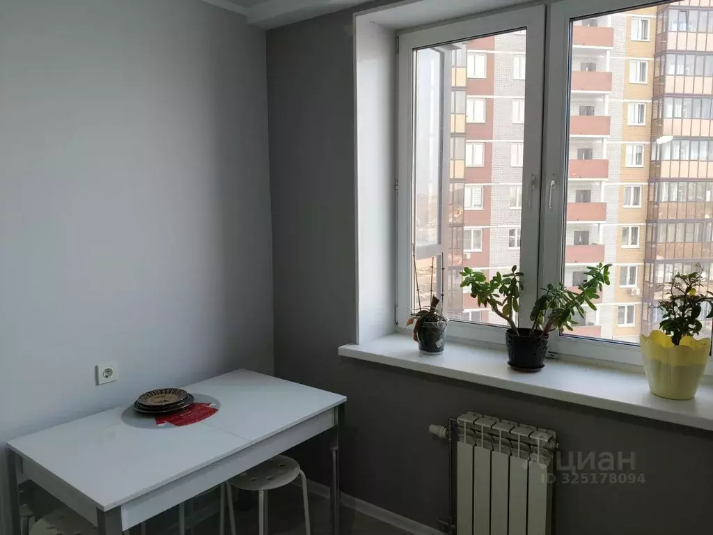 2-к кв. Омская область, Омск ул. Б.Г. Шаронова, 21 (63.2 м) - Фото 2