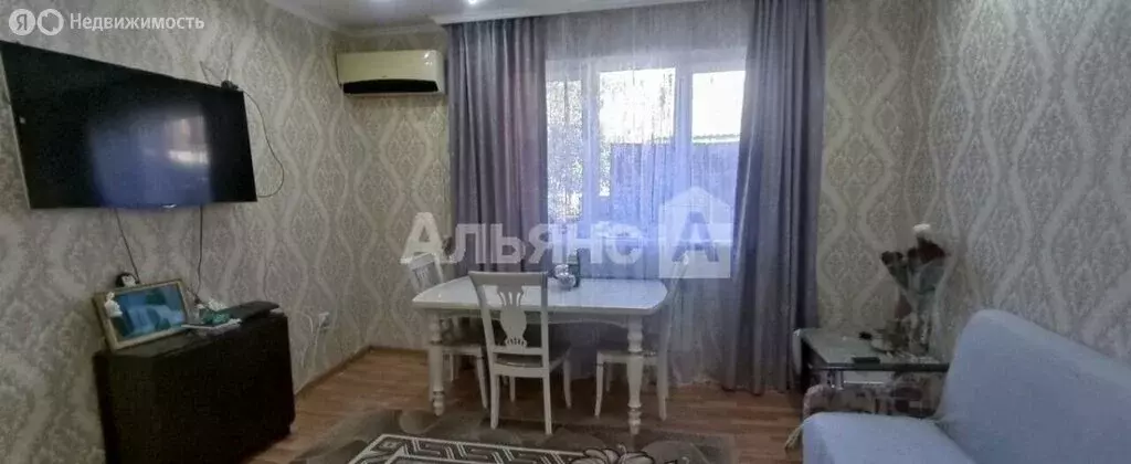 Дом в Шахты, улица Володарского (250 м) - Фото 2