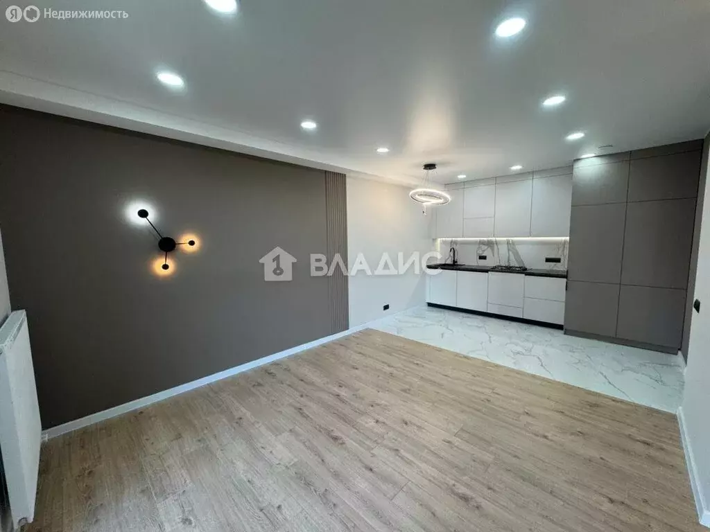 2-комнатная квартира: Гурьевск, Лазурная улица, 18к1 (68 м) - Фото 0