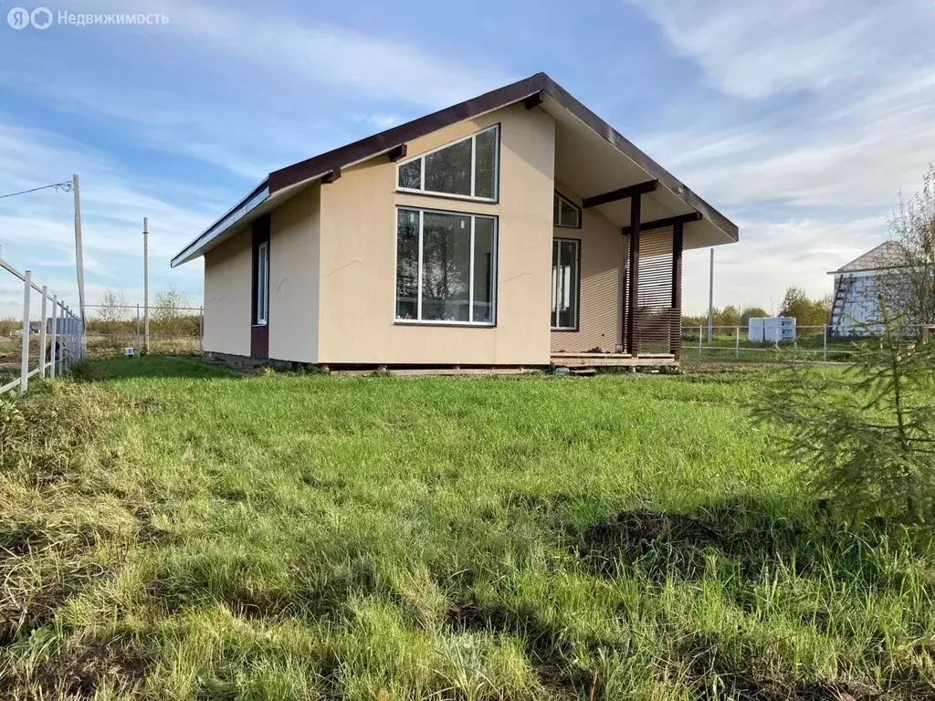 Дом в Ям, Центральная улица (120 м) - Фото 1