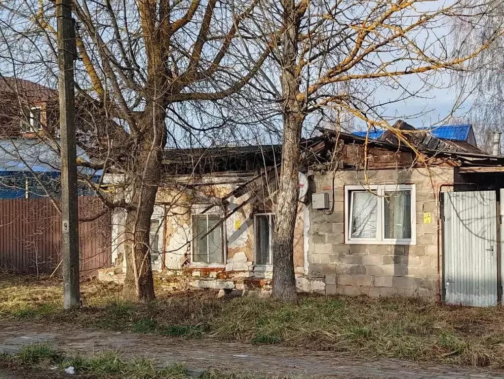 Дом в Калужская область, с. Перемышль ул. Советская, 13 (80 м) - Фото 0