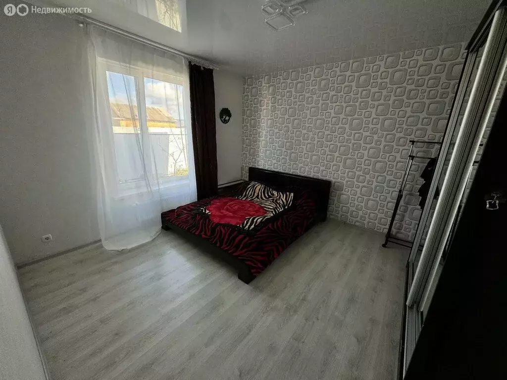 Дом в Пионерское, улица Чатыр-Даг, 1В (100 м) - Фото 0