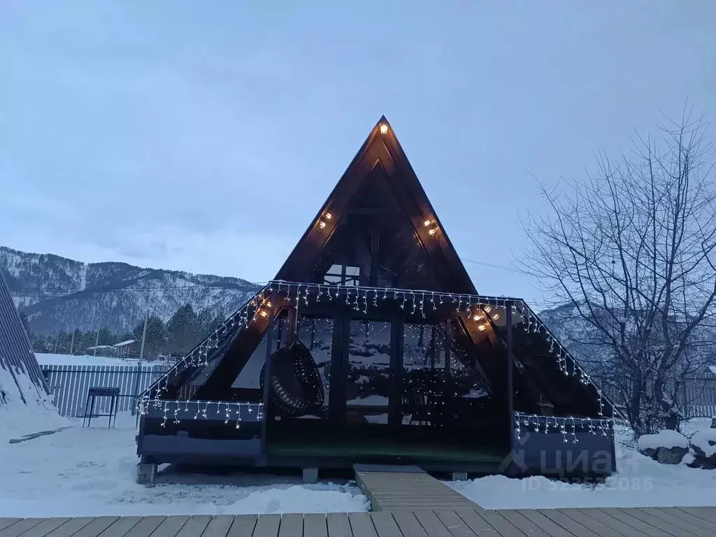 Дом в Алтай, Чемальский район, пос. Усть-Сема ул. Центральная, 2А (57 ... - Фото 2