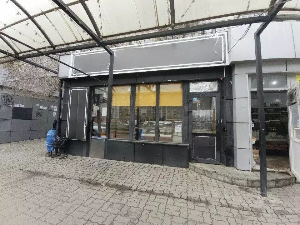 Торговая площадь в Волгоградская область, Волгоград 610-й мкр,  (28 м) - Фото 1