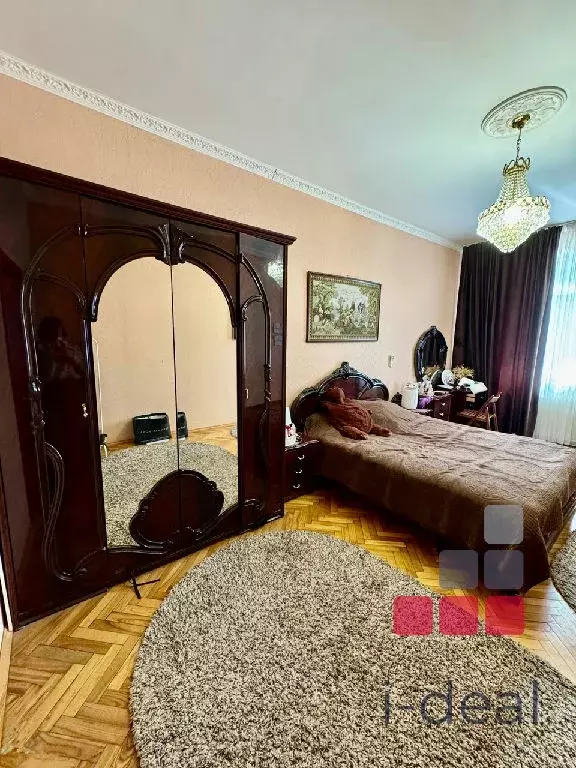 Продается 3-комнатная квартира - Фото 1