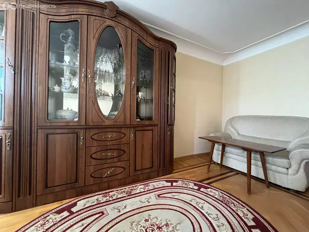 3-комнатная квартира: Владикавказ, улица Зангиева, 82 (61 м) - Фото 1