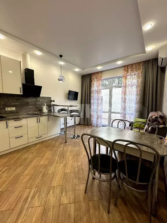 1-к. квартира, 70,5 м, 1/8 эт. - Фото 1