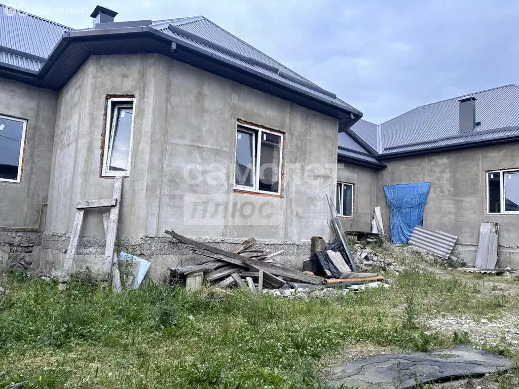 Дом в село Адиюх, Нарткалинское шоссе, уч1 (300 м) - Фото 0