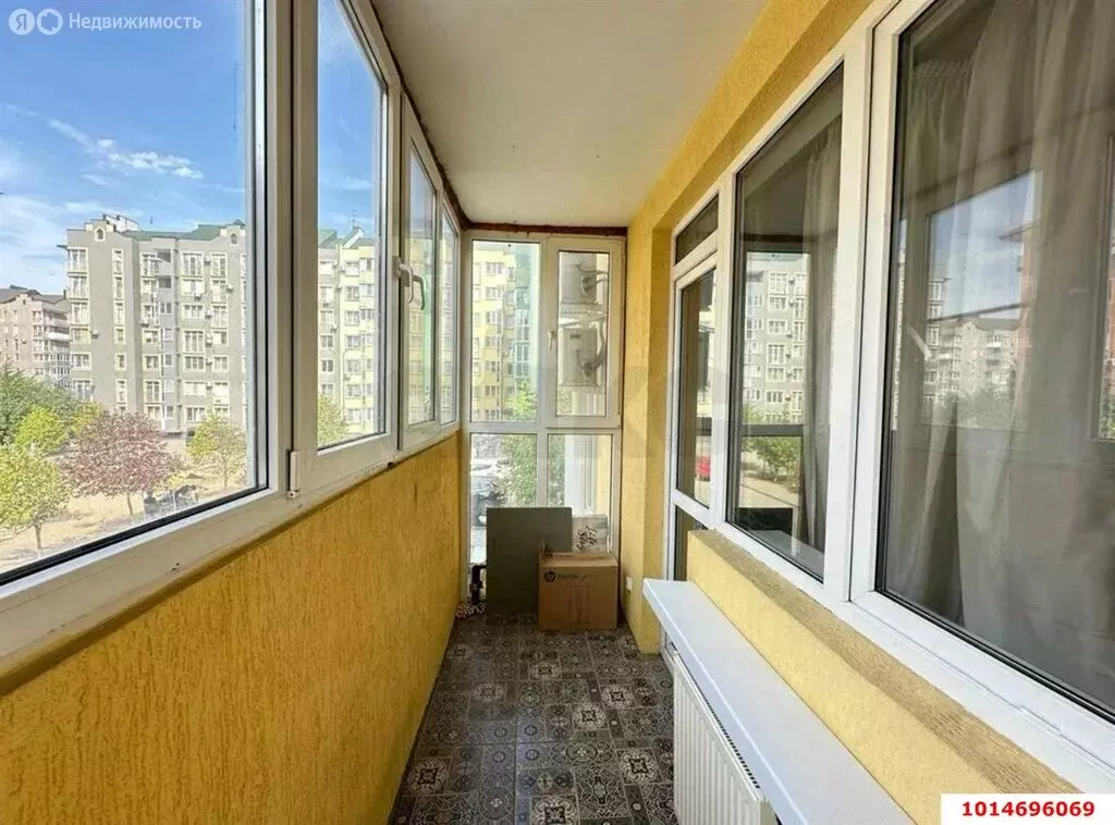 3-комнатная квартира: Краснодар, Византийская улица, 1 (80 м) - Фото 0