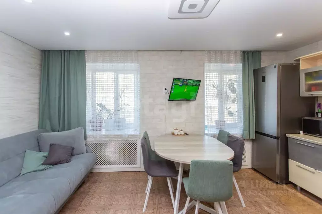 2-к кв. Тюменская область, Тобольск ул. Знаменского, 18 (58.0 м) - Фото 1