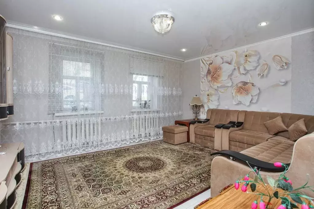 Дом в Ставропольский край, Ставрополь № 9 мкр, проезд Бурденко, 34 (94 ... - Фото 1