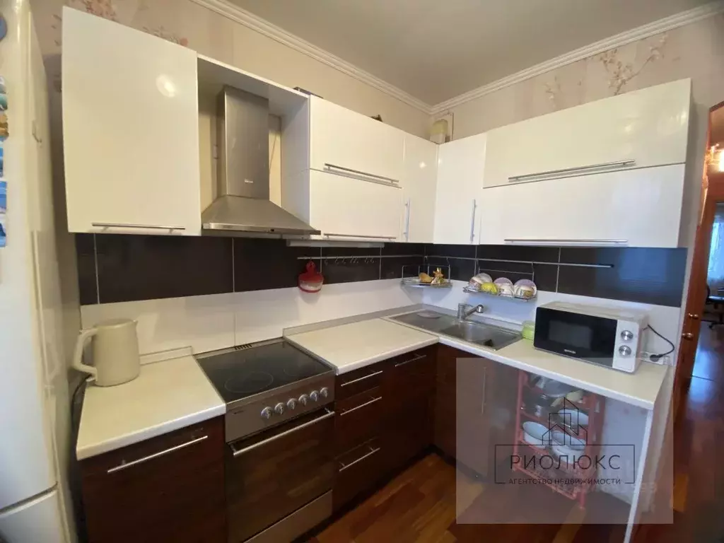 3-к кв. Челябинская область, Челябинск Двинская ул., 19 (73.0 м) - Фото 1