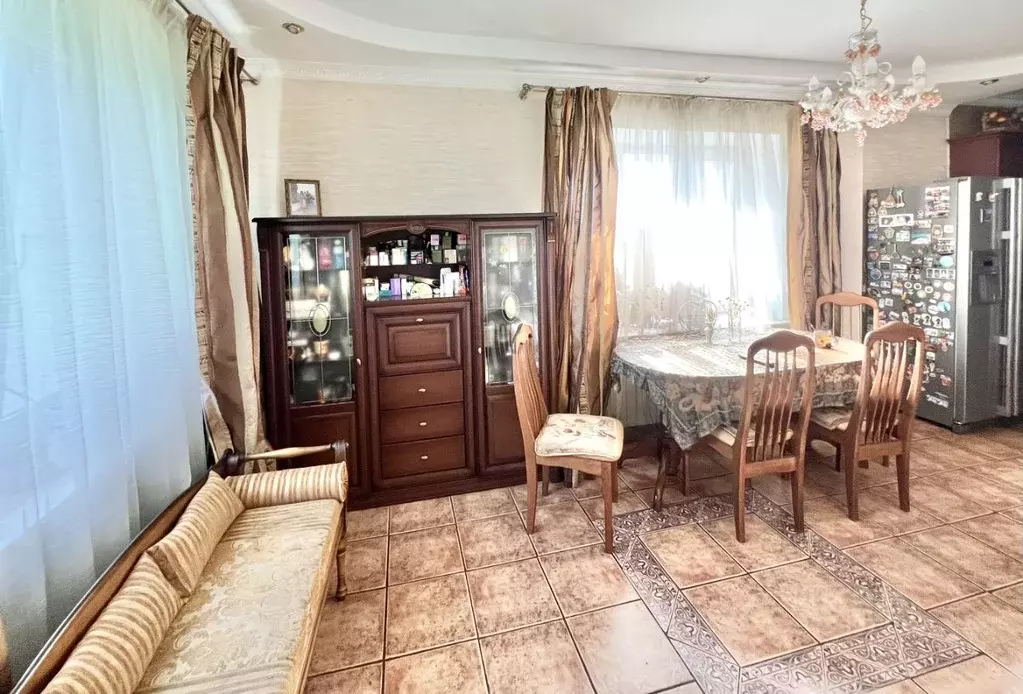 4-к кв. Татарстан, Казань ул. Восстания, 84 (121.6 м) - Фото 1