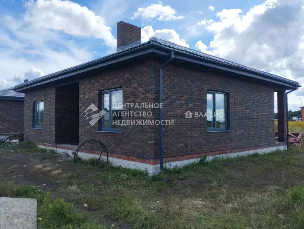 Дом в Рязанская область, Рязанский район, Вышгородское с/пос, с. ... - Фото 1