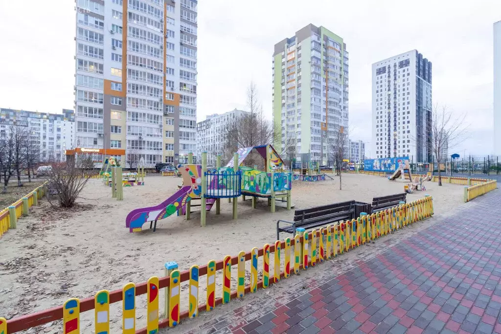 1-комнатная квартира: Тюмень, улица Александра Протозанова, 10 (39 м) - Фото 2