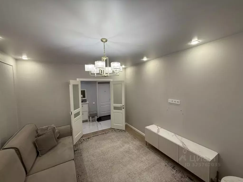 2-к кв. Волгоградская область, Волгоград ул. 8-й Воздушной Армии, 16 ... - Фото 0