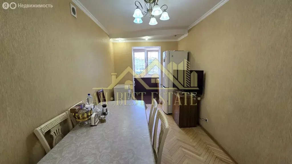 4-комнатная квартира: Владикавказ, Весенняя улица, 4 (72.8 м) - Фото 1