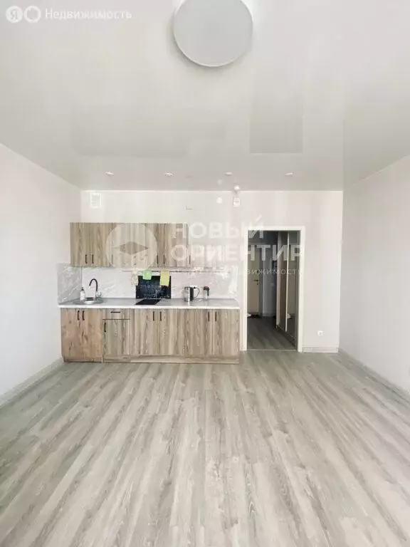 Квартира-студия: Екатеринбург, улица Николая Островского, 2 (28.7 м) - Фото 2