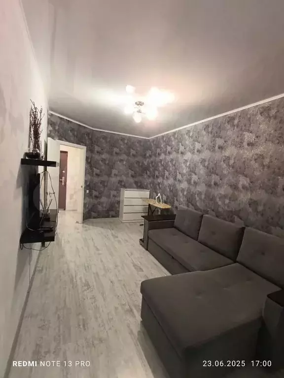 1-к. квартира, 42 м, 9/9 эт. - Фото 1