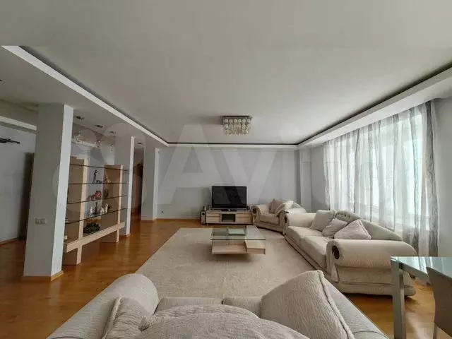 3-к. квартира, 140 м, 4/8 эт. - Фото 0