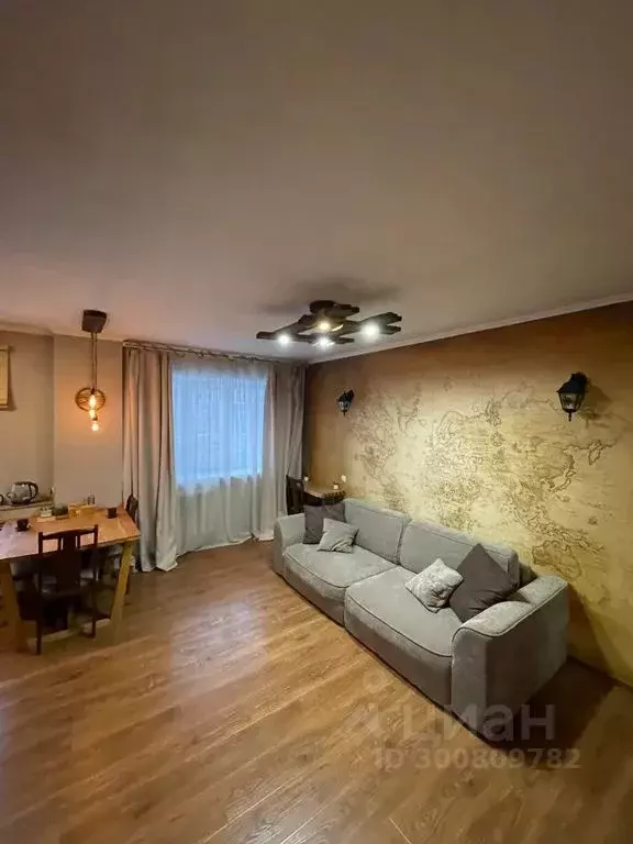 Студия Мурманская область, Кировск ул. Мира, 1 (30.0 м) - Фото 0
