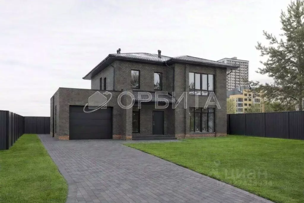 Дом в Тюменская область, Тюмень пер. Поселковый, 4 (296 м) - Фото 1