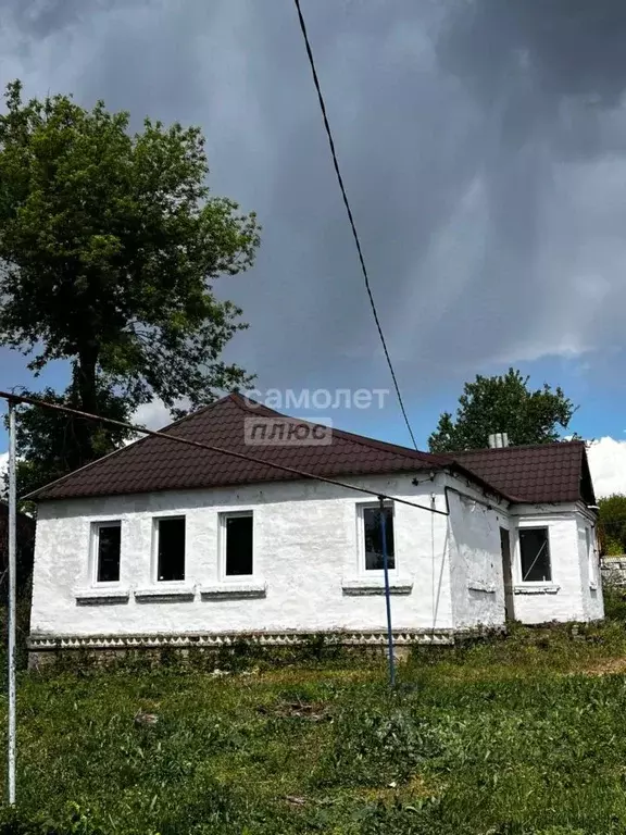 Дом в Курская область, Медвенский район, д. Амосовка  (63 м) - Фото 1