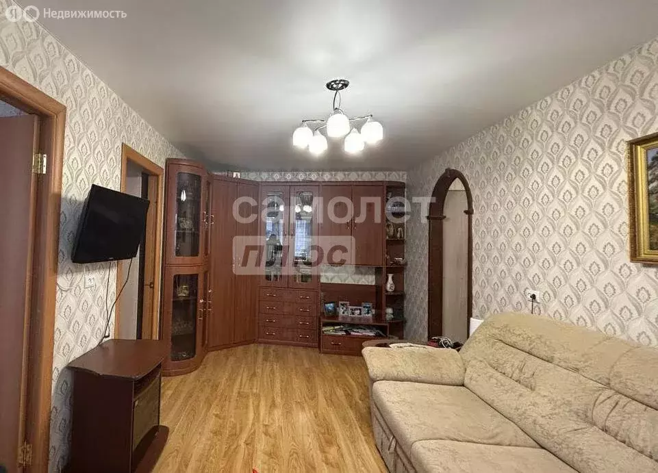 4-комнатная квартира: Краснокамск, улица Комарова, 12 (61.8 м) - Фото 2