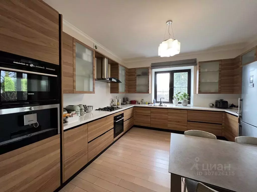 Коттедж в Московская область, Красногорск городской округ, д. ... - Фото 1